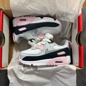 Air max 90 Easyon. New/never worn. Size 6C